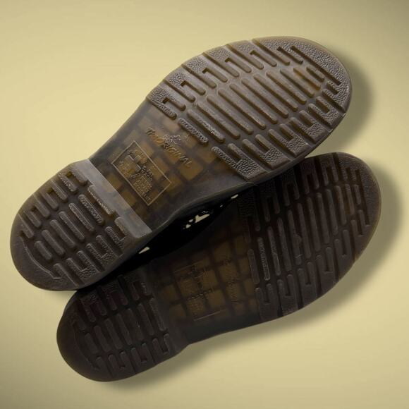 Men's Size 9 DR. MARTENS Black Pebbled Leather 101 Combat Boots EUC - Picture 10 of 11